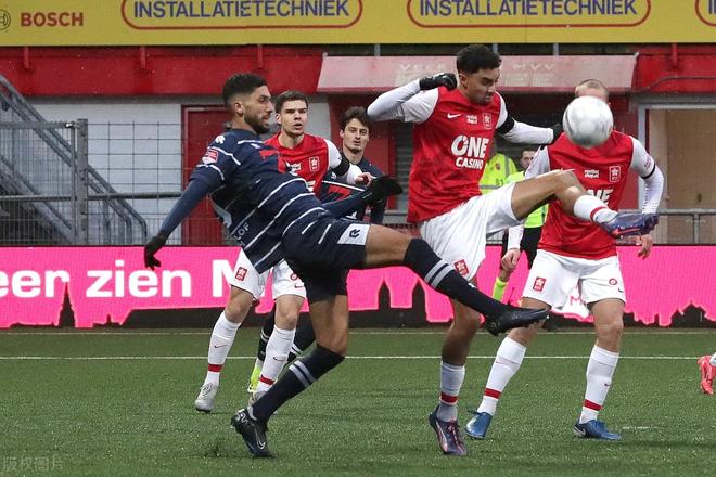 球员三笘薰 球员三笘薰